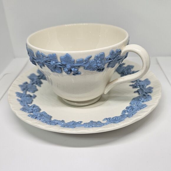 VTG Wedgwood Queensware Etruria & Barlaston Lavender & Cream‎ Cup & Saucer Set - Picture 3 of 7
